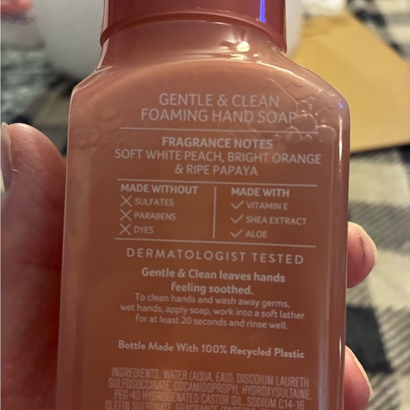 Bath & Body Works White Peach & Papaya Gentle Foaming Hand Soap - Pink (4) - Picture 2 of 5